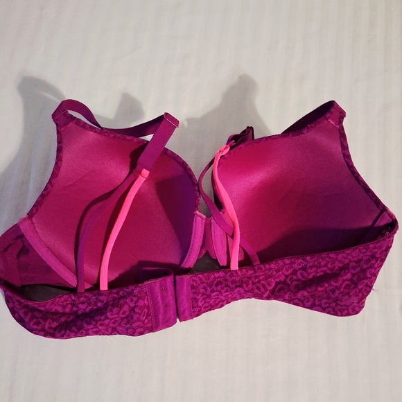 Fuchsia Bra With Hot Pink Straps Size 42C - Picture 2 of 7
